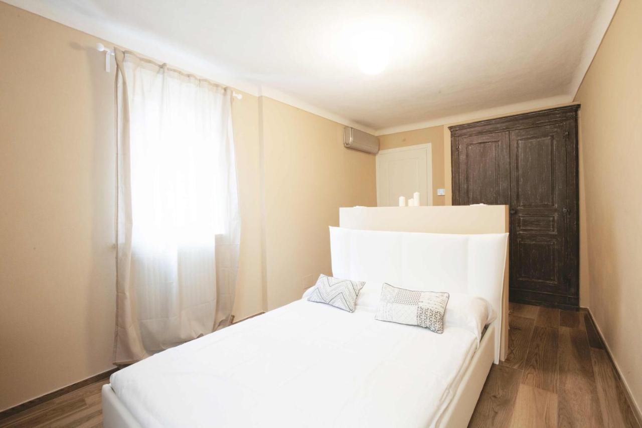 Dimora Della Rocca Bed & Breakfast Costigliole d'Asti Exterior foto